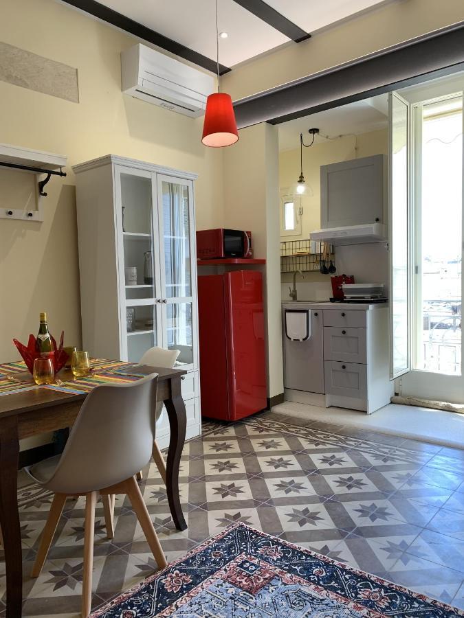 مبيت وإفطار غالاتينا Piazza Fontana Luxury المظهر الخارجي الصورة