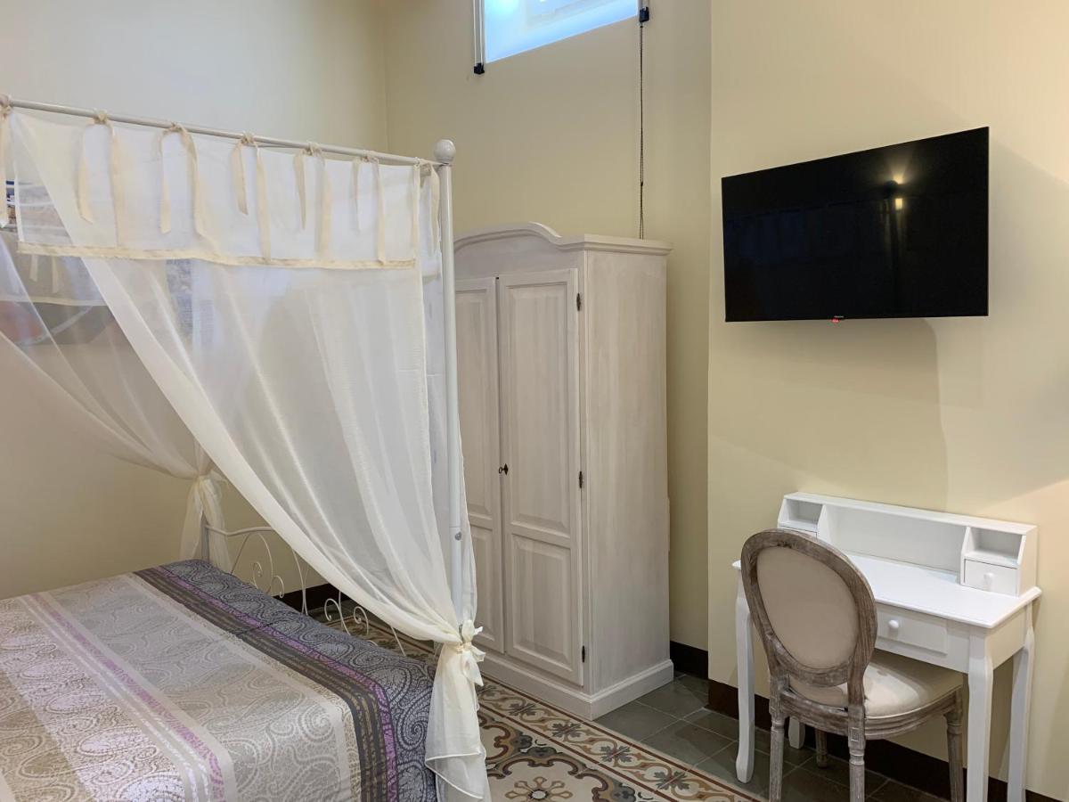 مبيت وإفطار غالاتينا Piazza Fontana Luxury المظهر الخارجي الصورة