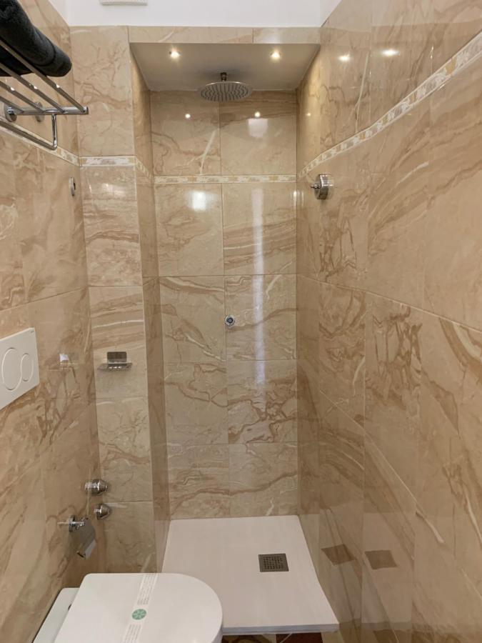 مبيت وإفطار غالاتينا Piazza Fontana Luxury المظهر الخارجي الصورة