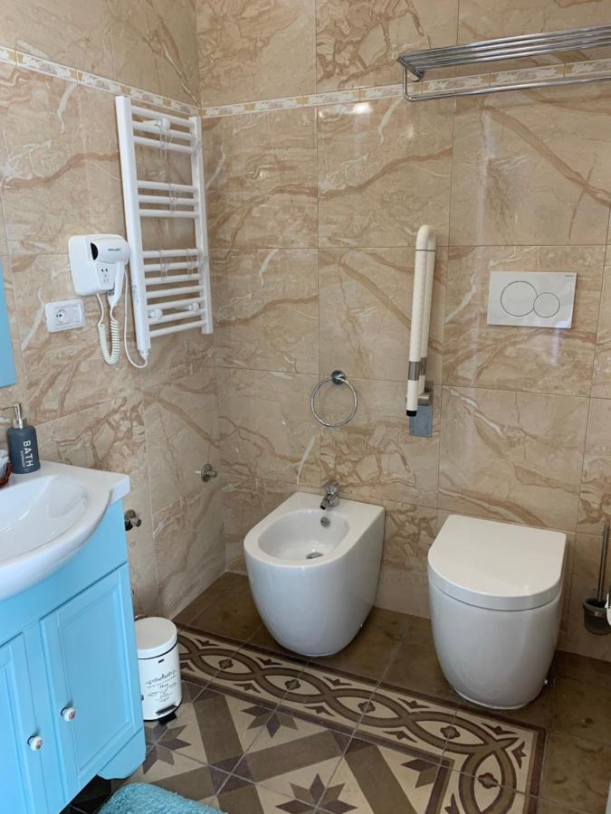 مبيت وإفطار غالاتينا Piazza Fontana Luxury المظهر الخارجي الصورة