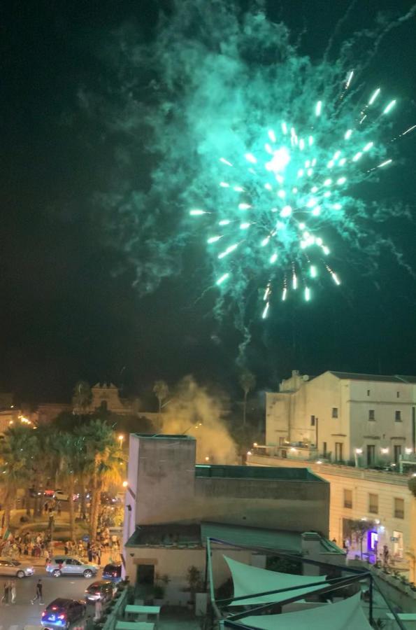 مبيت وإفطار غالاتينا Piazza Fontana Luxury المظهر الخارجي الصورة
