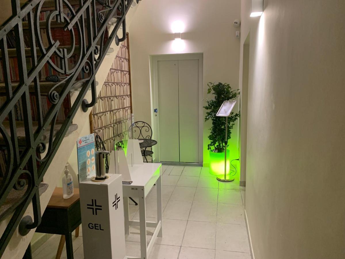 مبيت وإفطار غالاتينا Piazza Fontana Luxury المظهر الخارجي الصورة